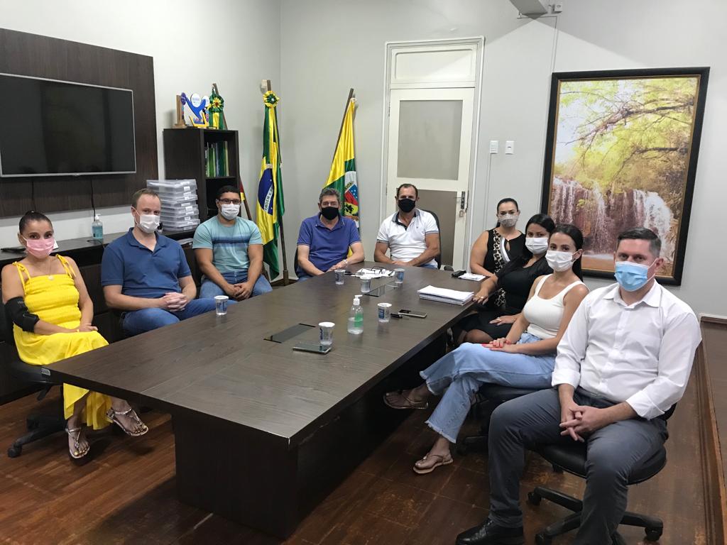 Executivo Municipal reúne-se com autoridades em Saúde   